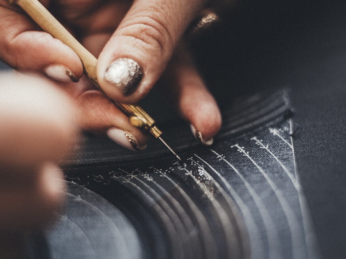 有如黑膠唱片的布料細節，出自 Montex 工坊的傑作。