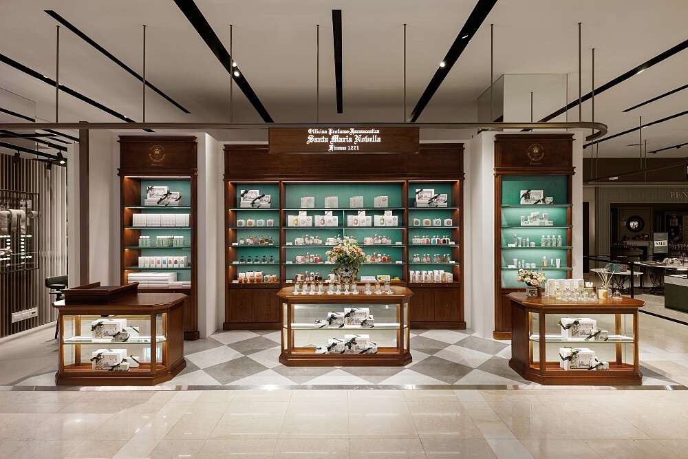 Santa Maria Novella全球首間形象概念店-台北新光三越信義A8。