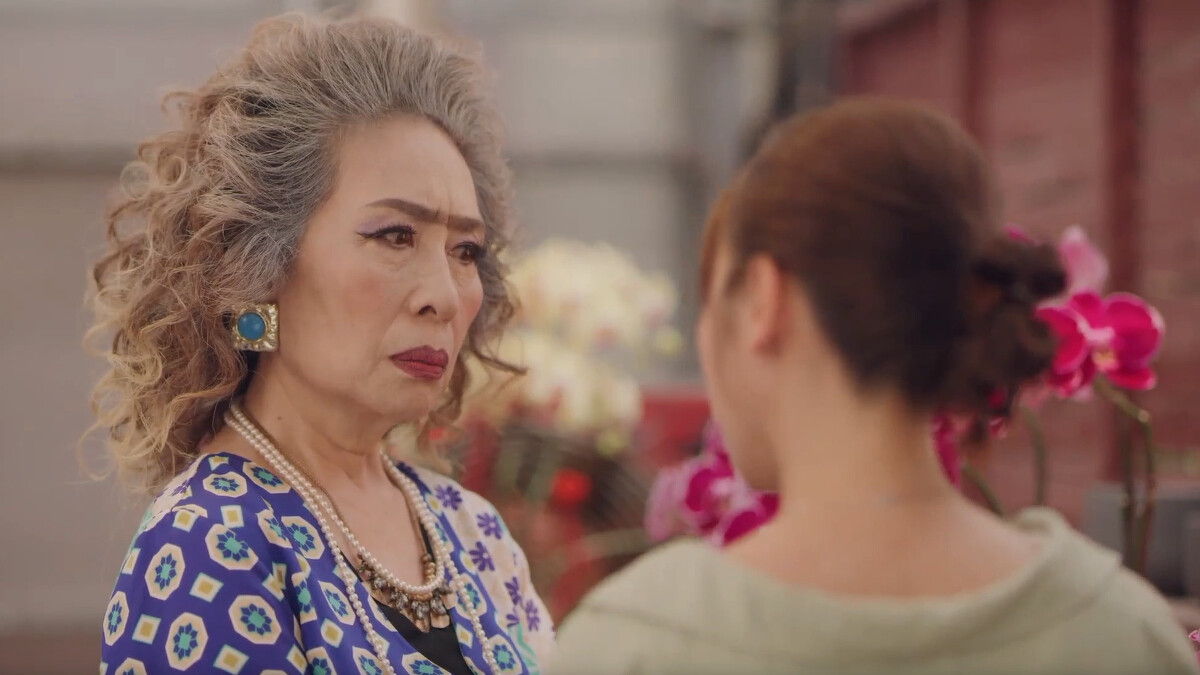 小鷗警告一婆小心不要被秉愛、秉忠與秉孝騙了錢。