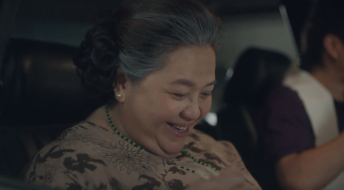 吃著秉孝買的便當，彩香心裡很感動。