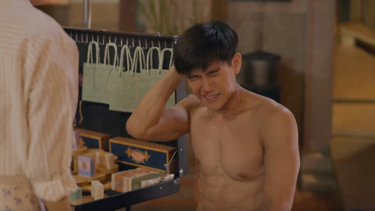 偉倫為了救秉愛被打到受傷、破衣。