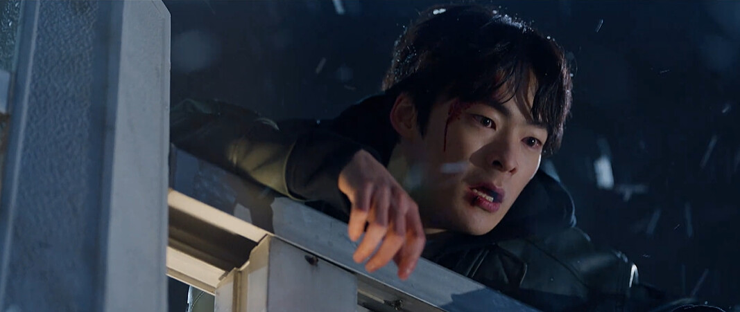 太成命大，嚴重衝撞後，人居然沒事