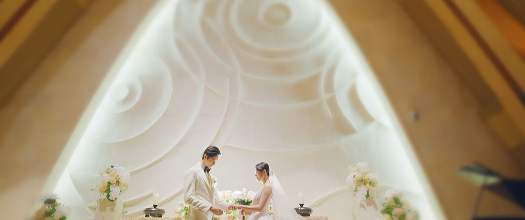 善宰任率的既視感婚禮，只在他倆小宇宙裡進行