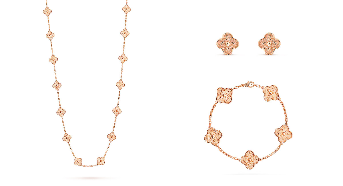 Vintage Alhambra長項鍊，20枚四葉幸運圖騰(18K玫瑰金)。Vintage Alhambra耳環(18K玫瑰金)。Vintage Alhambra手鍊，5枚四葉幸運圖騰(18K玫瑰金)。