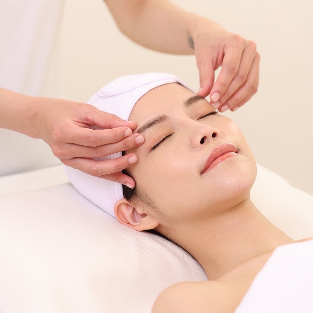 迪奧美妍護膚情境圖。