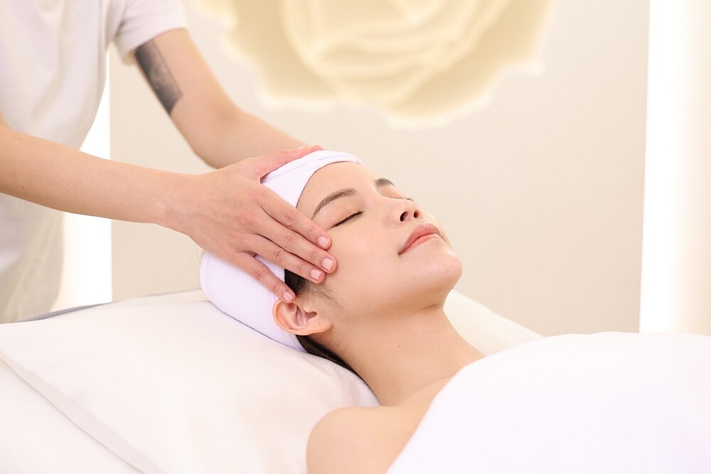 迪奧美妍護膚情境圖。