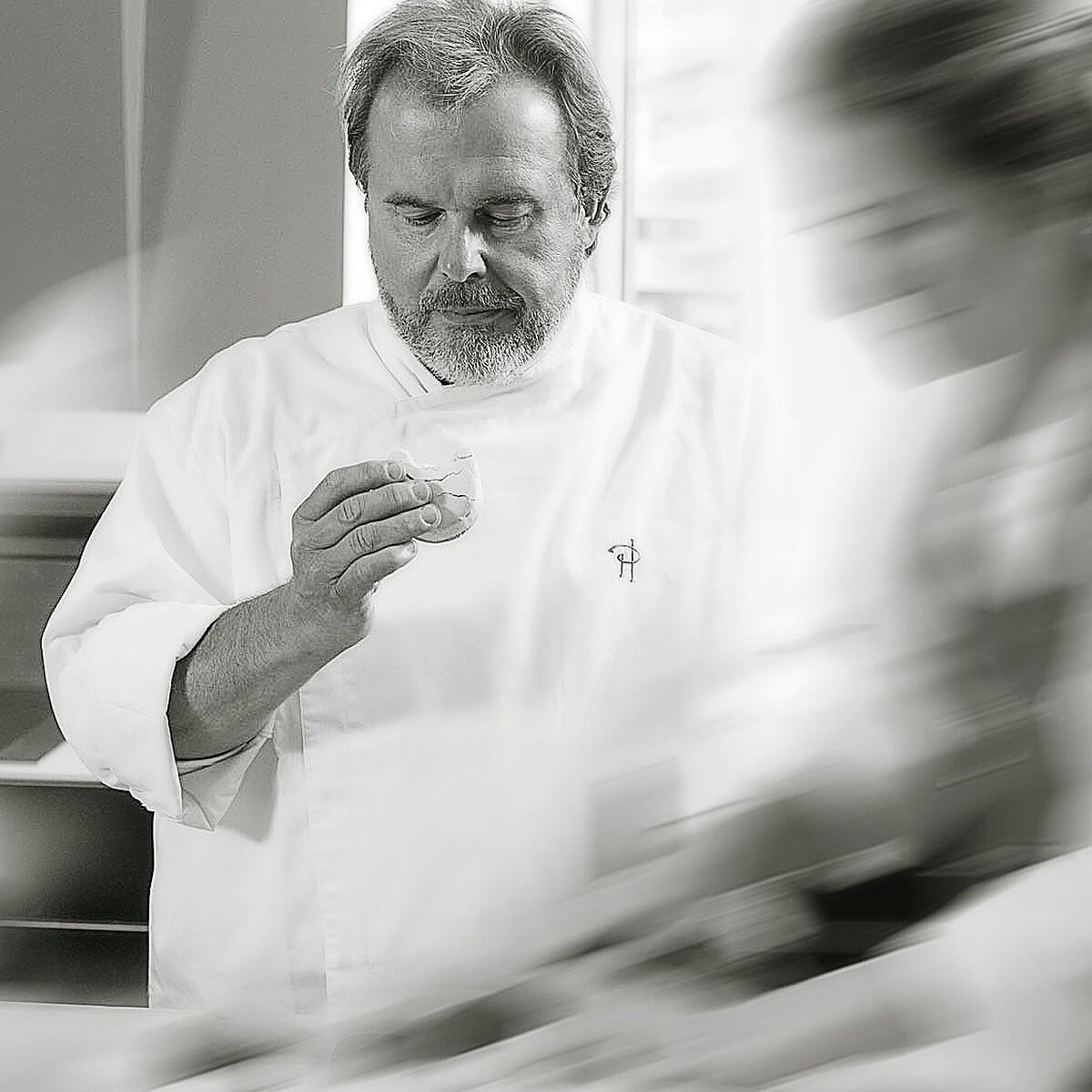 為「20世紀甜點巨匠」的 Gaston Len&ocirc;tre 的愛徒。