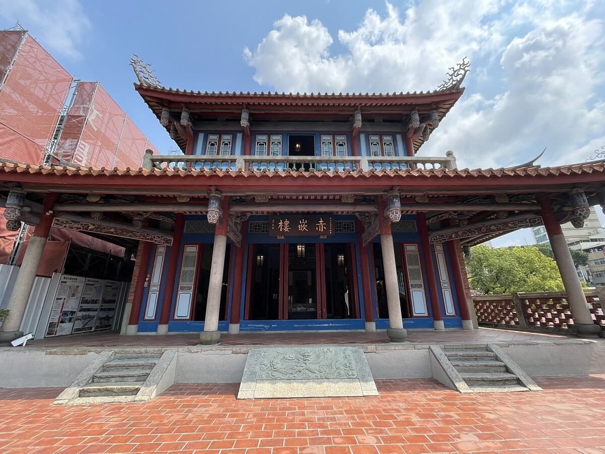 台南是台灣最早開發的城市之一，擁有許多歷史遺跡與文化建築。