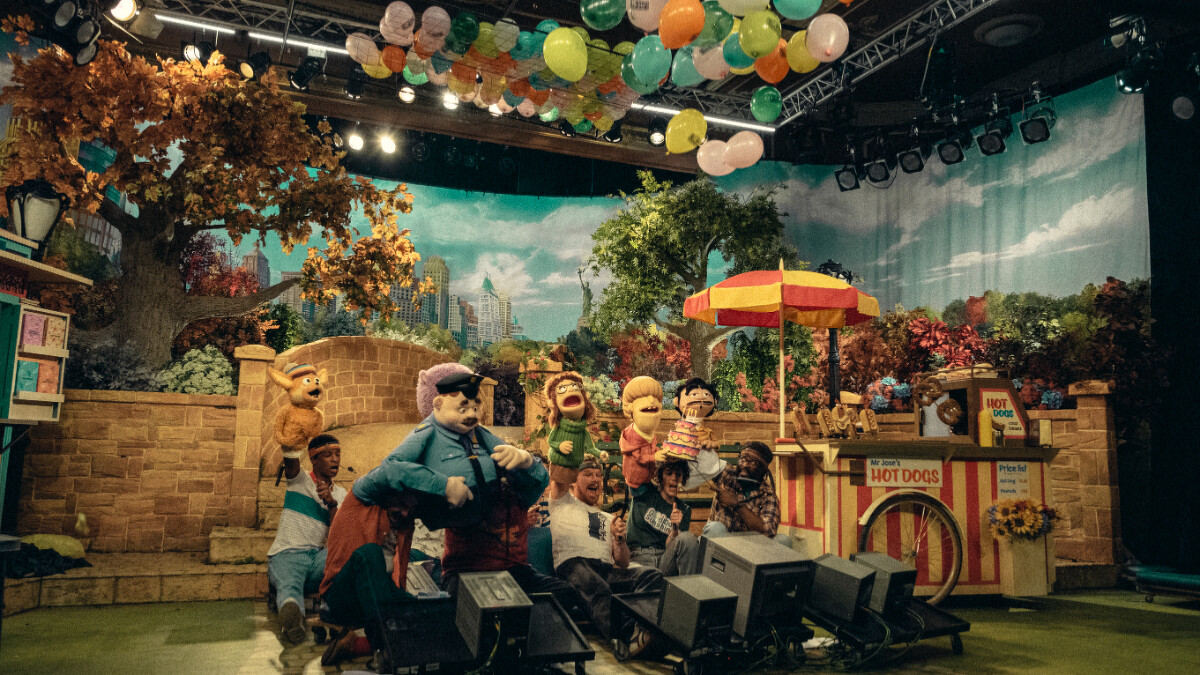 《幽暗偶遇》裡的木偶向《芝麻街》致敬。