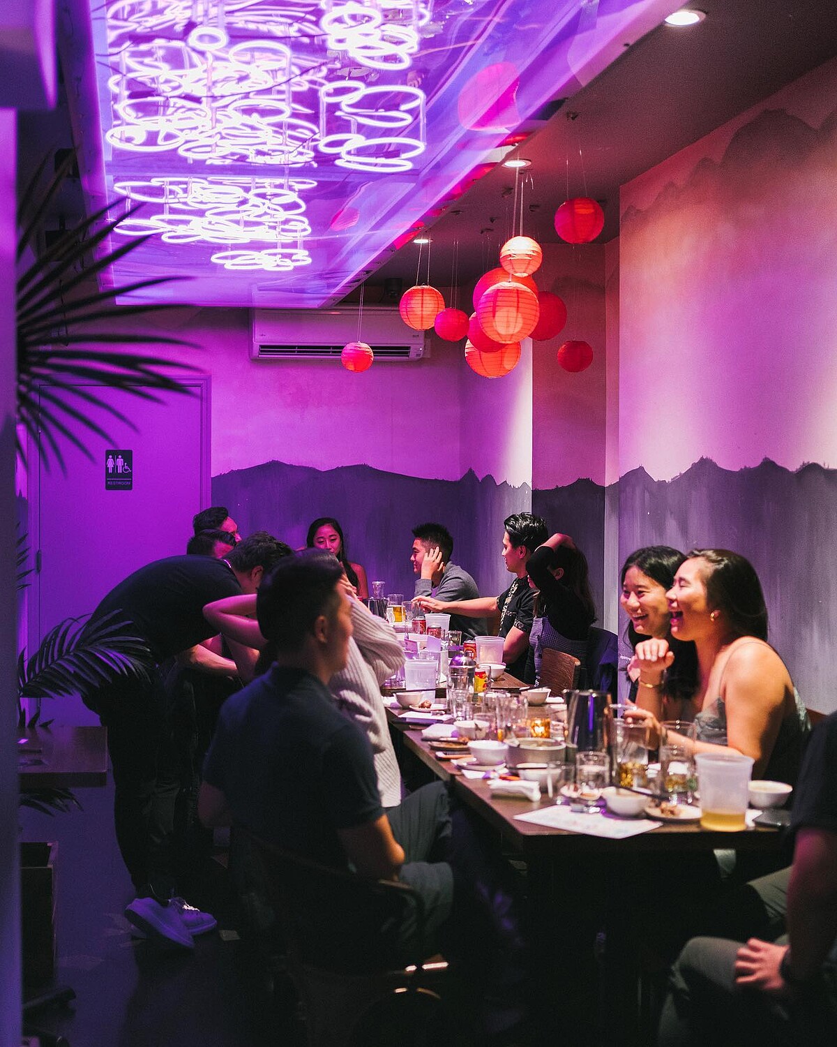 「886」臺式熱炒店在2018年成立。