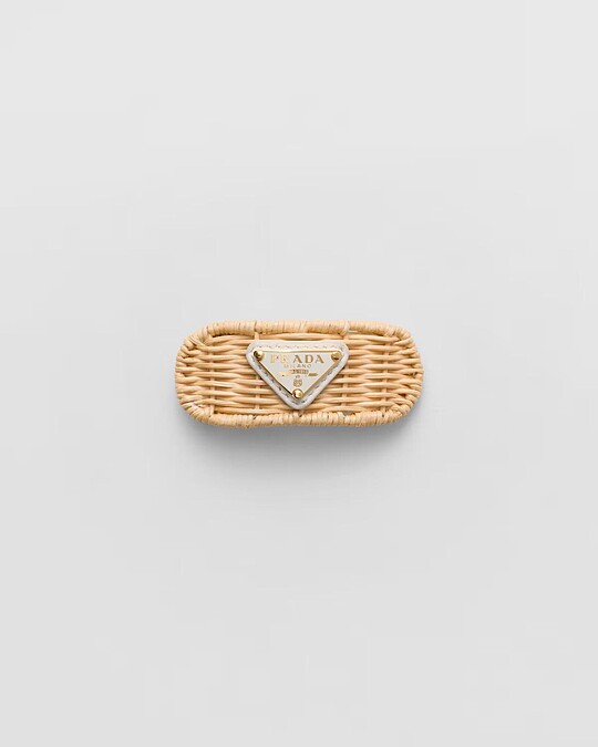 籐織髮夾，NT$17,500。