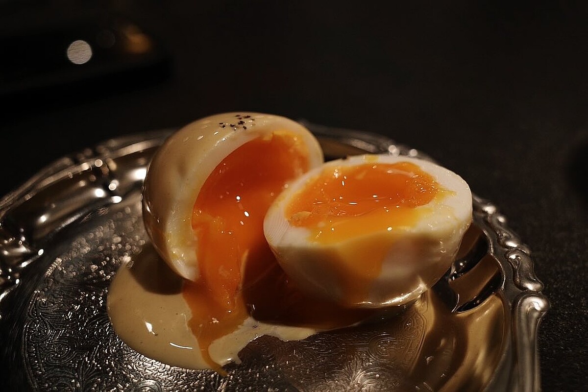 招牌菜色「ウフマヨ/ Oeuf Mayo」。