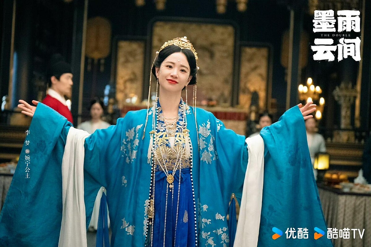 李夢第一次演古裝，將瘋批的「婉寧公主」演得活靈活現。