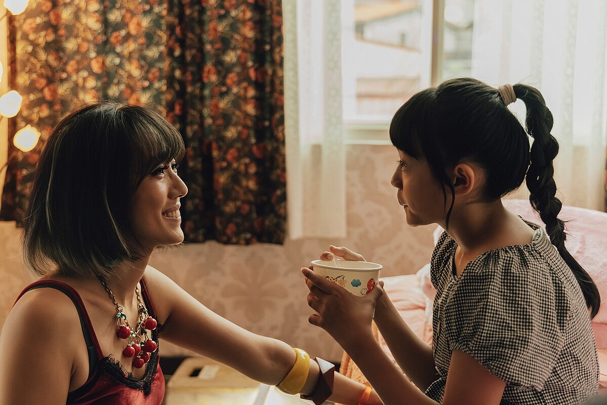 金馬女配得主張詩盈（左）演出性工作者林姐姐，很照顧小時候的安琪。