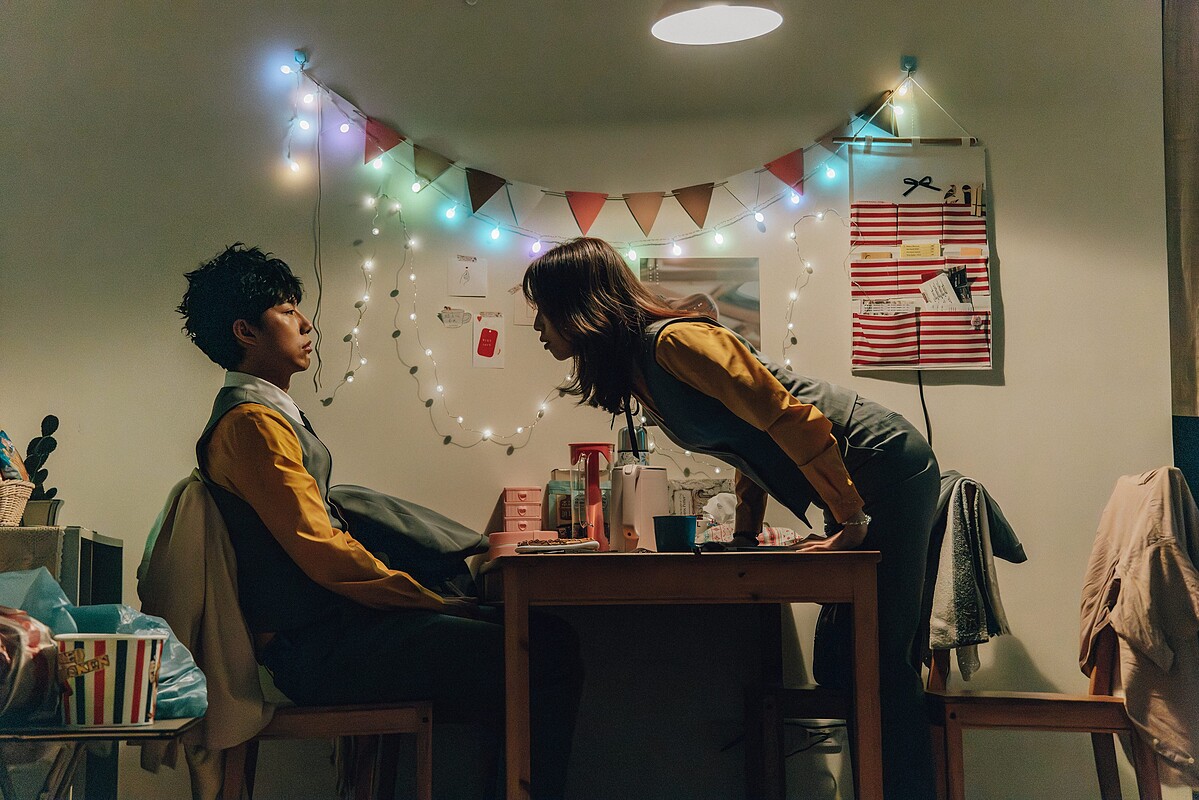 《幸福房屋事件簿》蔡凡熙陰陽鼻能力露餡後，成了陳庭妮專屬「凶宅犬」。