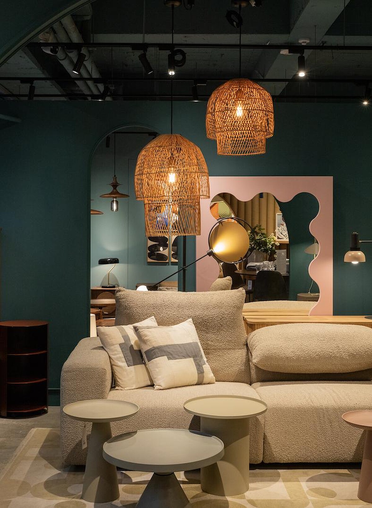 丹麥 house doctor HDGetti 藤編吊燈（中）NT6,550 ／（大）NT 9,950。