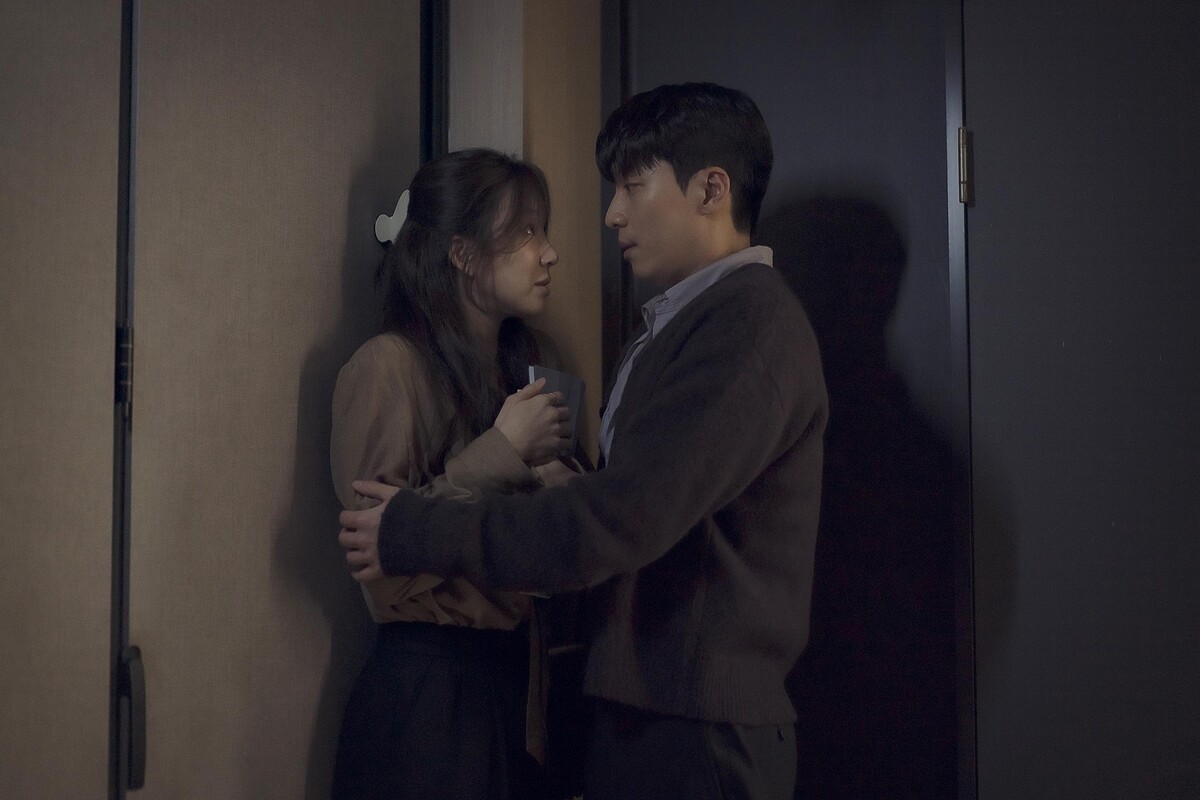 《畢業》魏嘏雋和「老師」鄭麗媛的關係逐漸產生變化，兩人都在「進化中」。