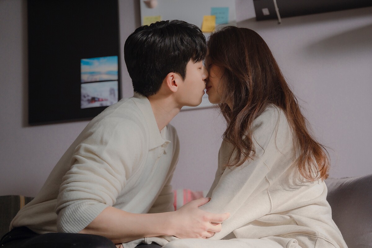 《畢業》魏嘏雋和鄭麗媛的「師生姊弟戀」越演越烈。