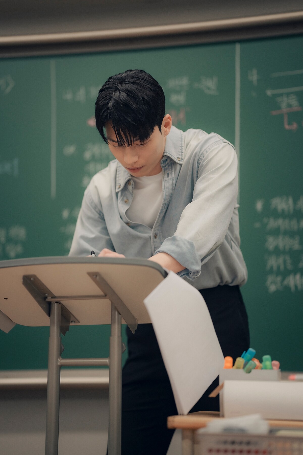 《畢業》魏嘏雋加入補教業競爭，在恩師的鞭策下絲毫不敢懈怠。