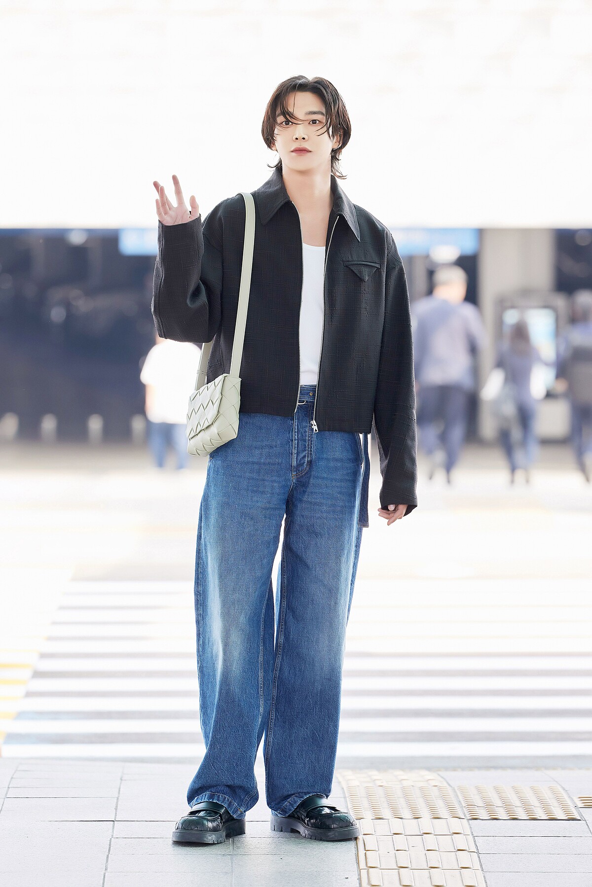 路雲抵台機場時尚。