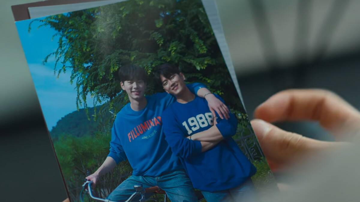 金俐晏拿到姜嘏與姜仁翰是異卵雙胞胎的證據。