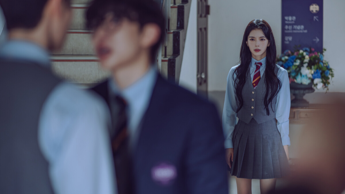 鄭哉怡得知班長就是傳送匿名訊息的人。