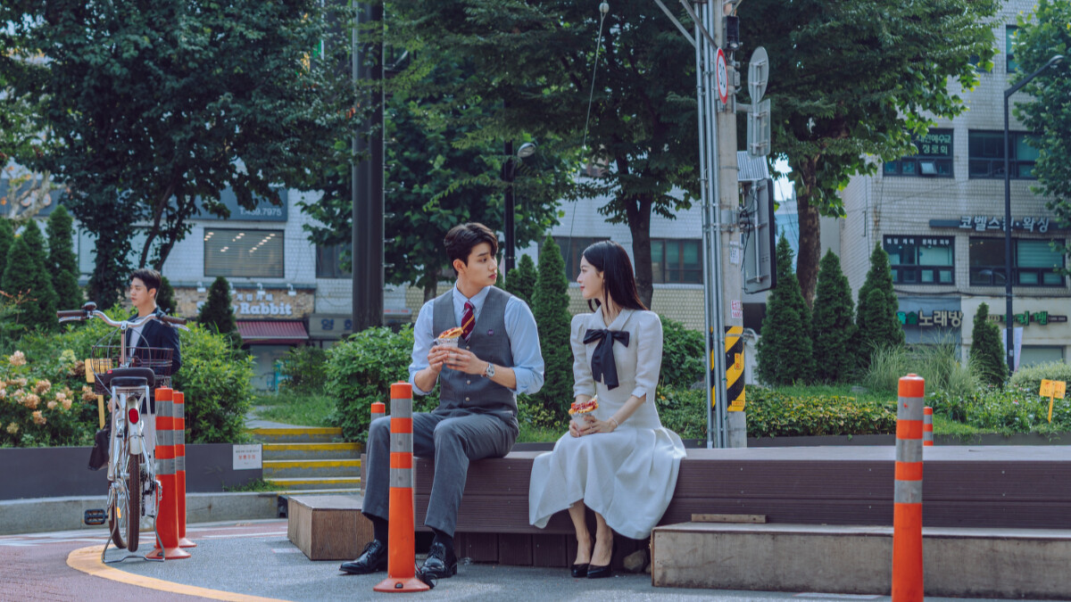 鄭哉怡離開前的最後一天，與金俐晏來了一場久違的約會。