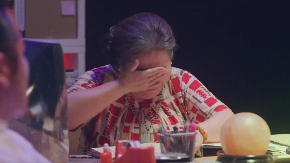 彩香哭掉了生死簿上的孩子們悲慘的人生結局。