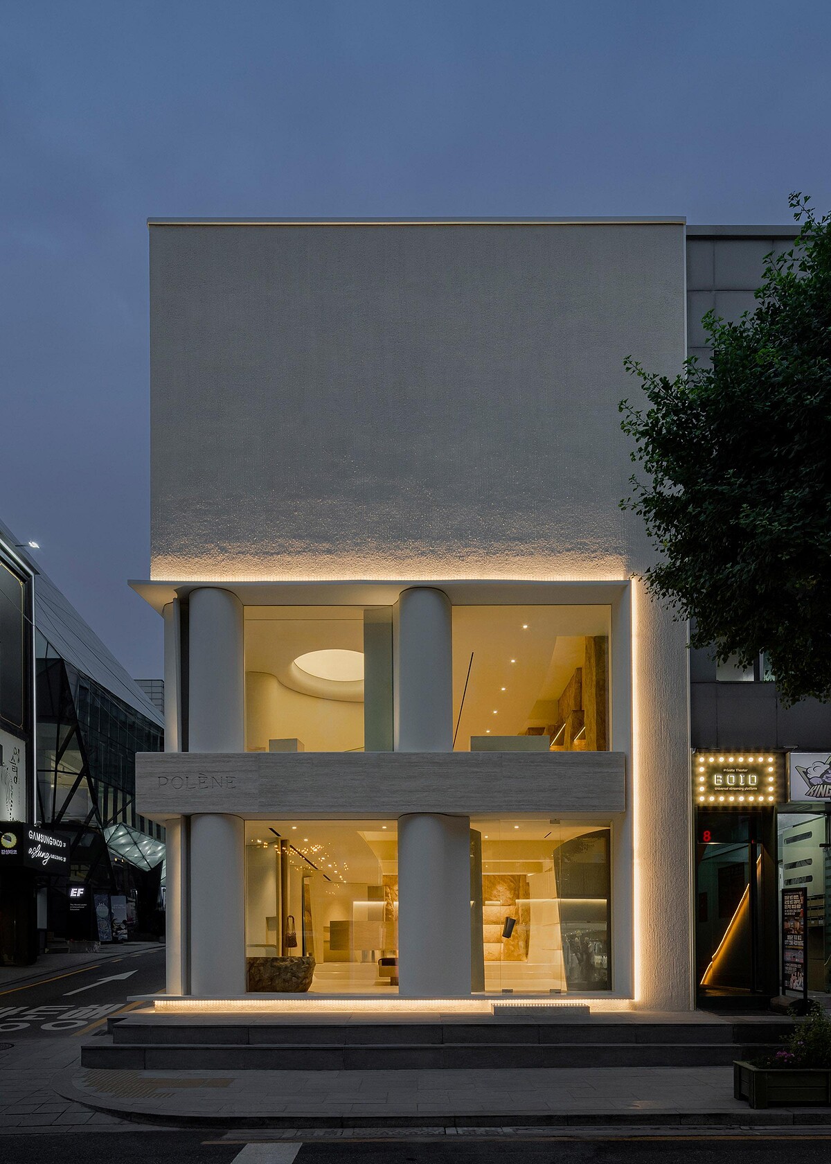 Pol&egrave;ne Paris 韓國首爾旗艦店，首爾江南區新沙洞541號。營業時間：每日上午11:00 至晚上8:00