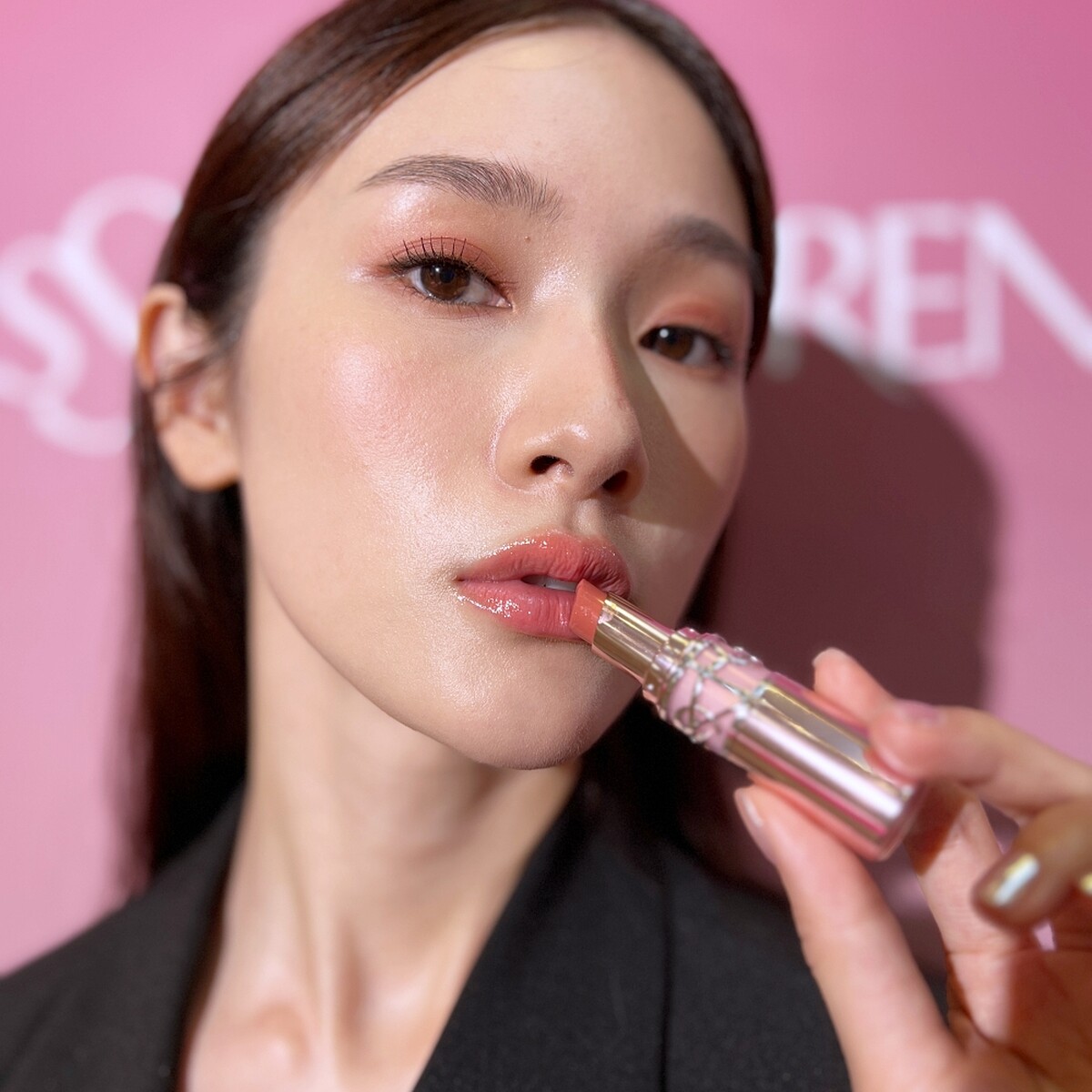 YSL情挑誘光潤唇膏(#3B裸色薔薇)實擦試色。