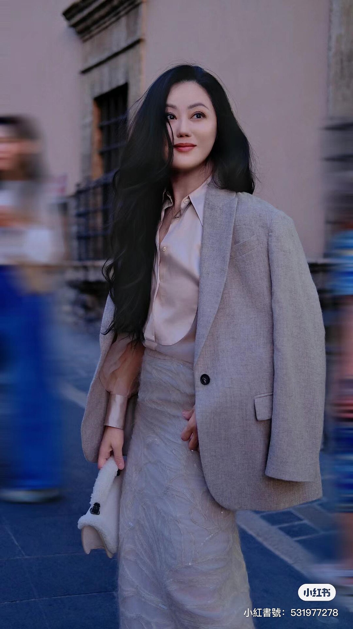 61歲的章小蕙依然時髦有型，直播事業風風火火。