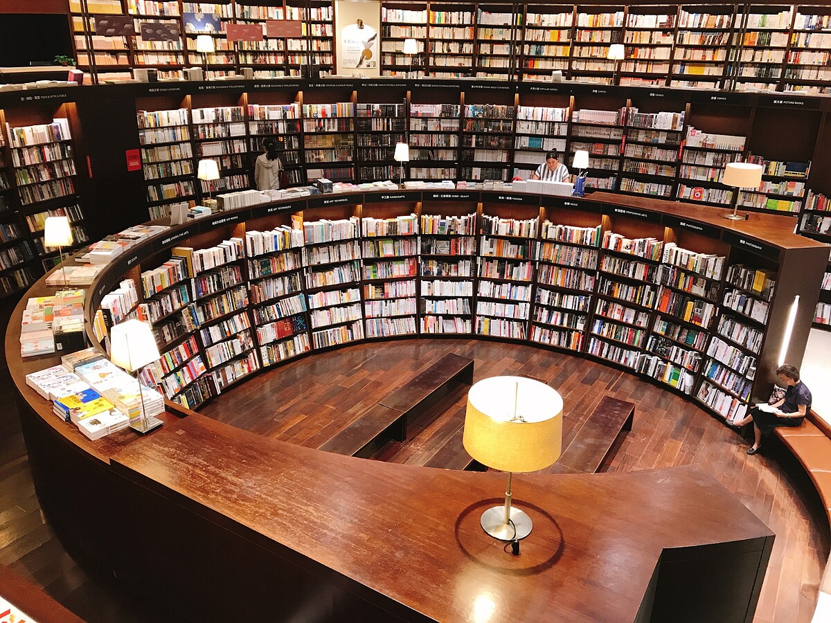  誠品書店中友店BookStory活動7.6書店24小時不打烊，推出24小時限定實境解謎遊戲，成功解謎者可獲得專屬禮品。