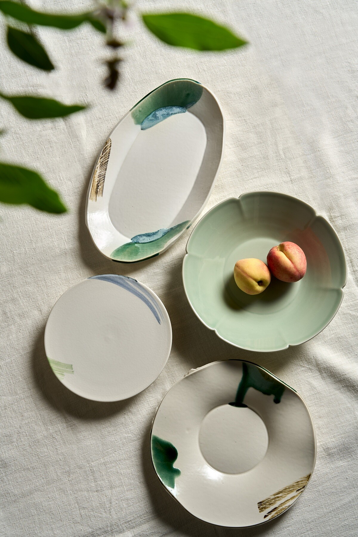 此次特別邀請「千秋陶坊」林永勝老師打造質樸雅緻的日常食器。