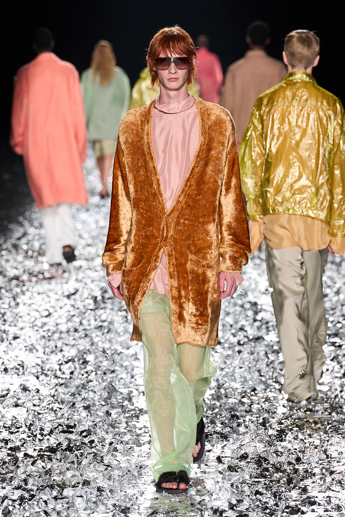 Dries Van Noten 的告別大秀。