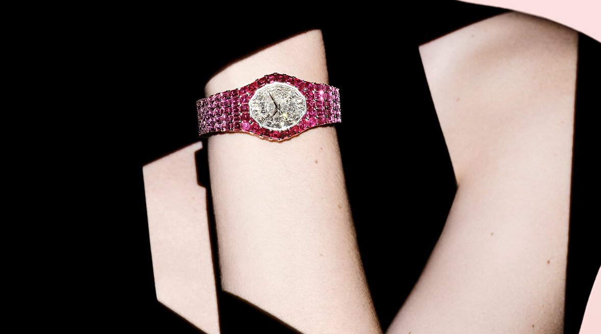 18K白金紅寶石與粉紅藍寶石珠寶腕錶，搭載自製430P手動上鍊超薄機芯。