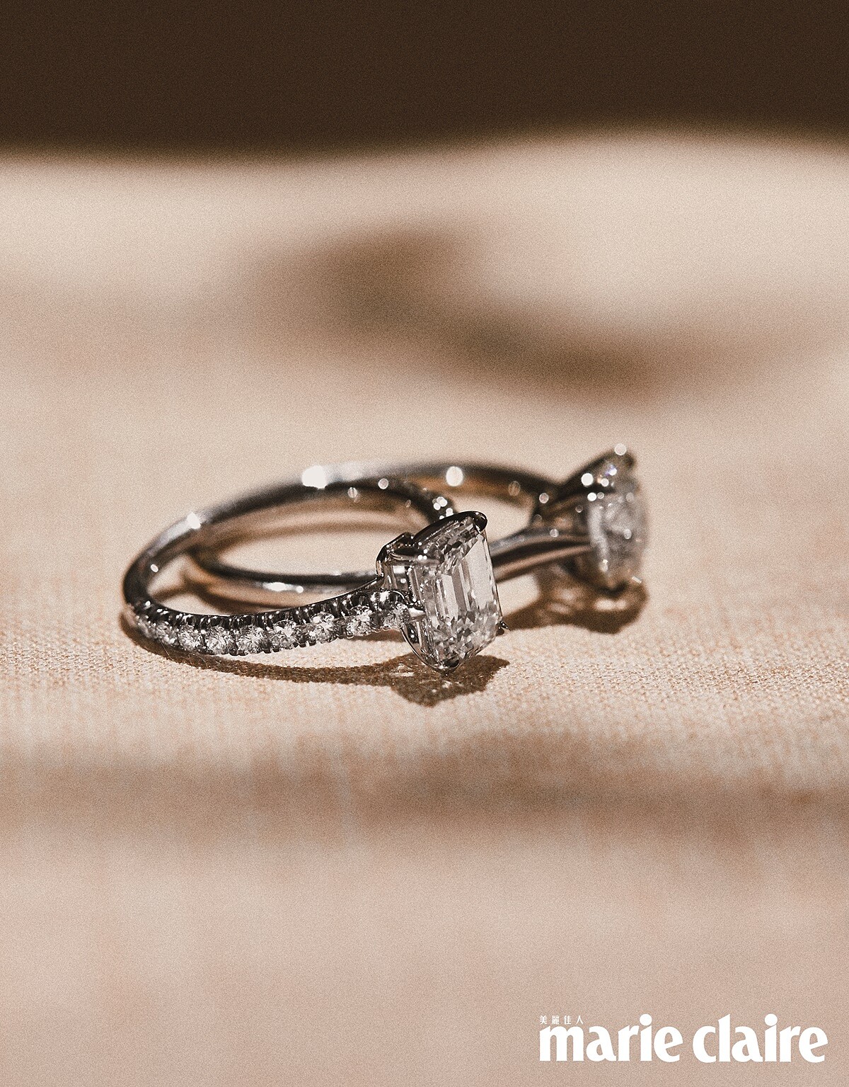 1895系列祖母綠切割鑽石戒指、1895系列圓形明亮式切割鑽石戒指，Cartier。