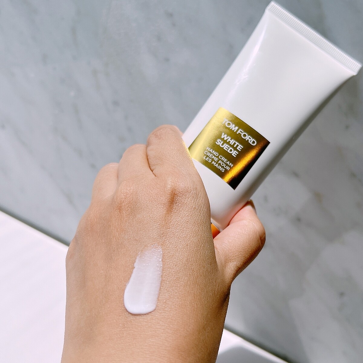 TOM FORD私人調香系列白麝香護手霜質地。