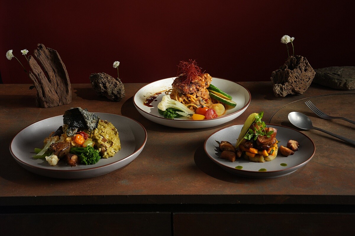 在手法、食材、調味、香氣、時代與創作理念之間皆 傳達「雲川水月」追求風味上的「平衡感」，道道令人驚艷。