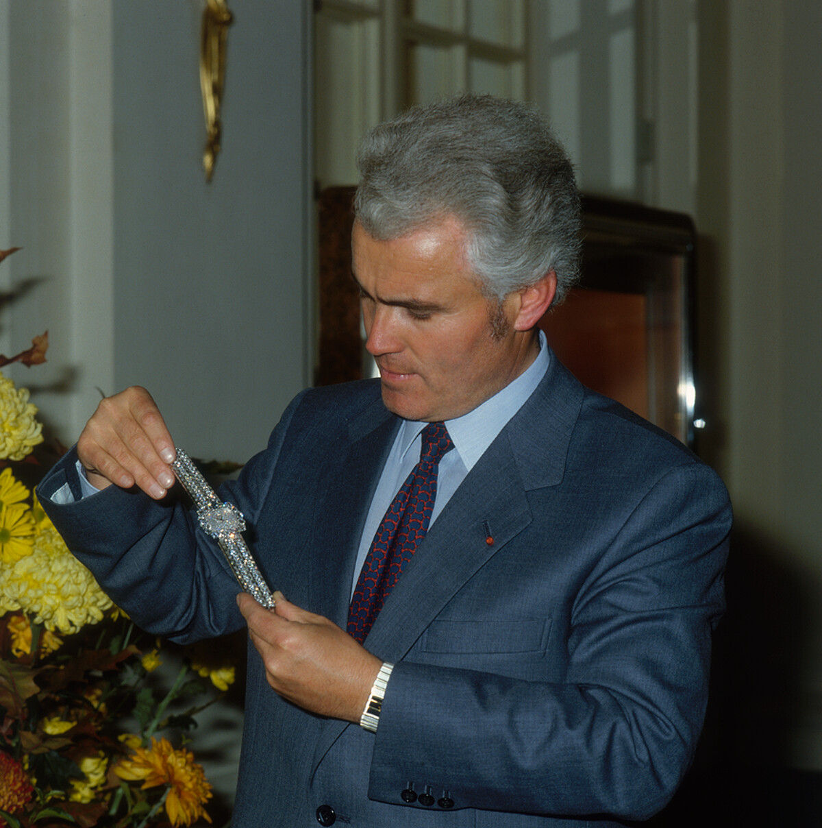 伯爵第四代傳人Yves Piaget先生佩戴PIAGET Polo系列白K金縞瑪瑙錶盤腕錶欣賞作品伯爵第四代傳人Yves Piaget先生佩戴PIAGET Polo系列白K金縞瑪瑙錶盤腕錶欣賞作品