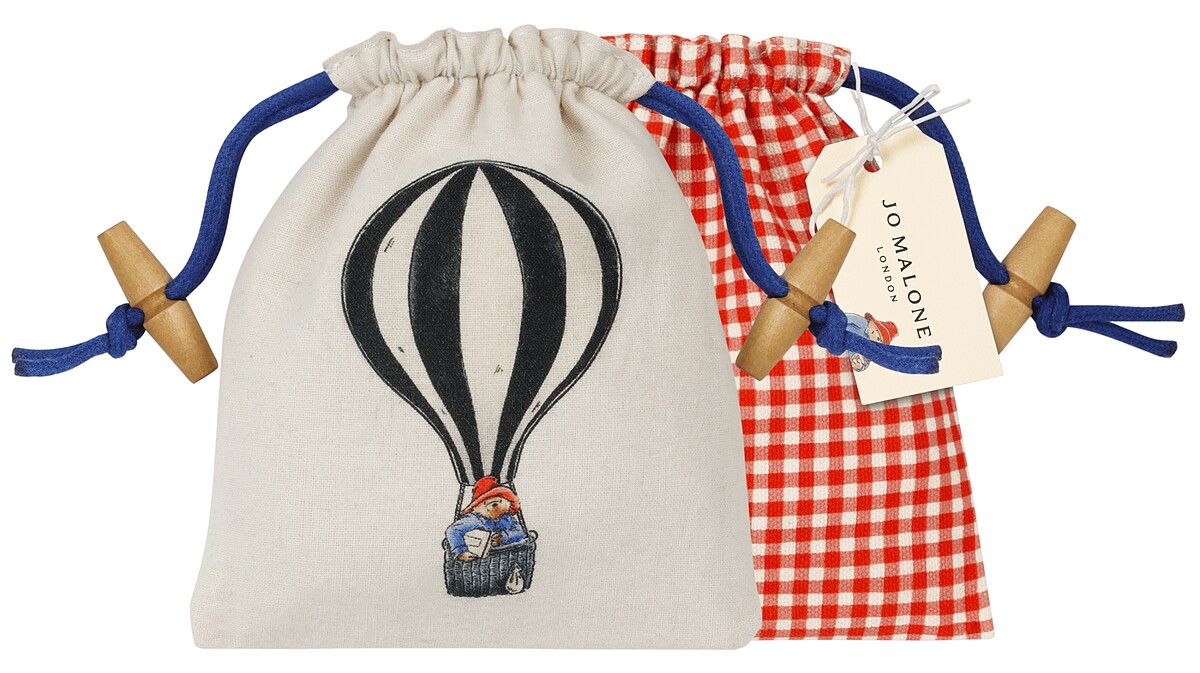 Jo Malone London限量柏靈頓熊束口袋。