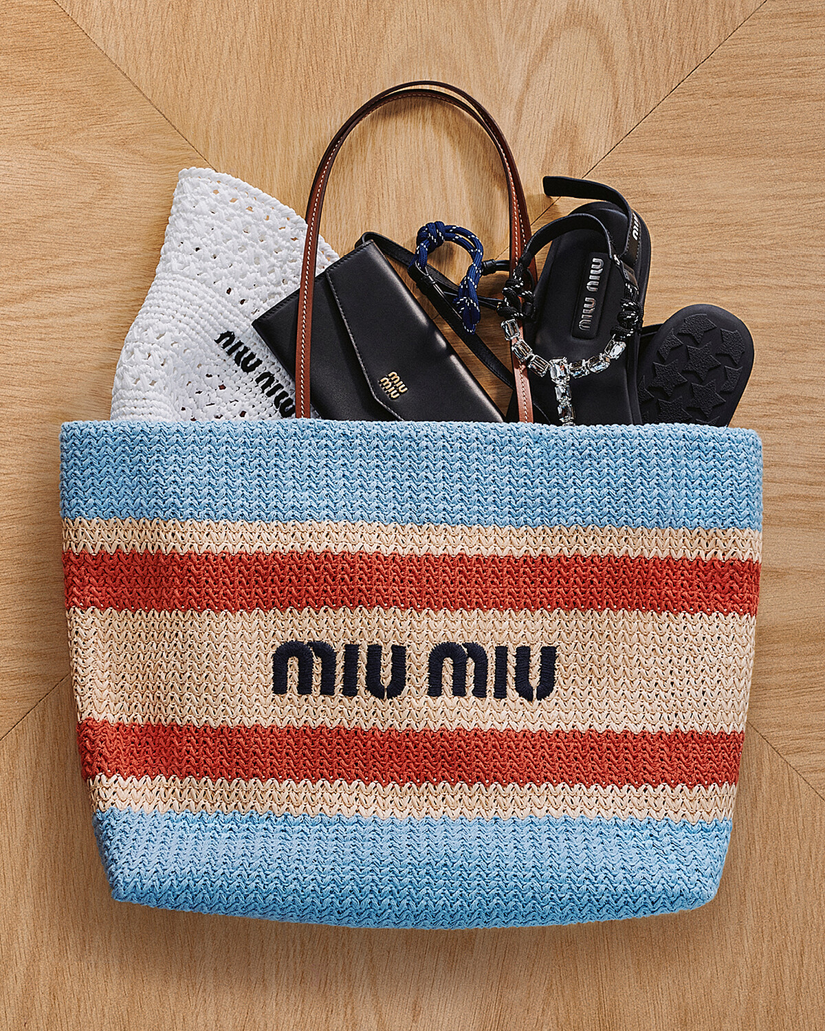 Miu Miu 織布手提包 NT$ 51,000