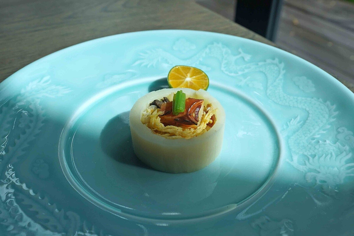 下方則藏有竹筒飯，頗具巧思。