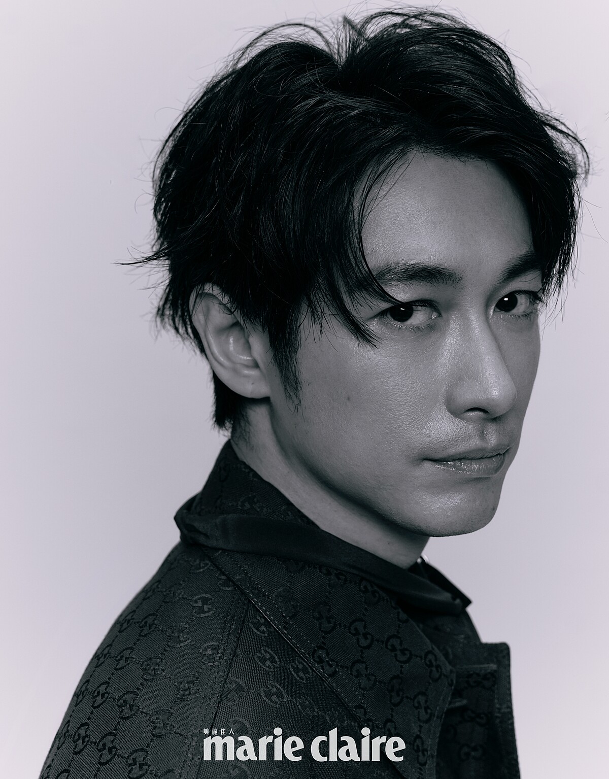 領巾裝飾襯衫，Gucci。