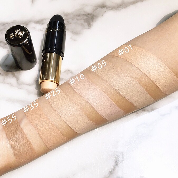 蘭蔻零粉感超持久粉底棒手部試色。