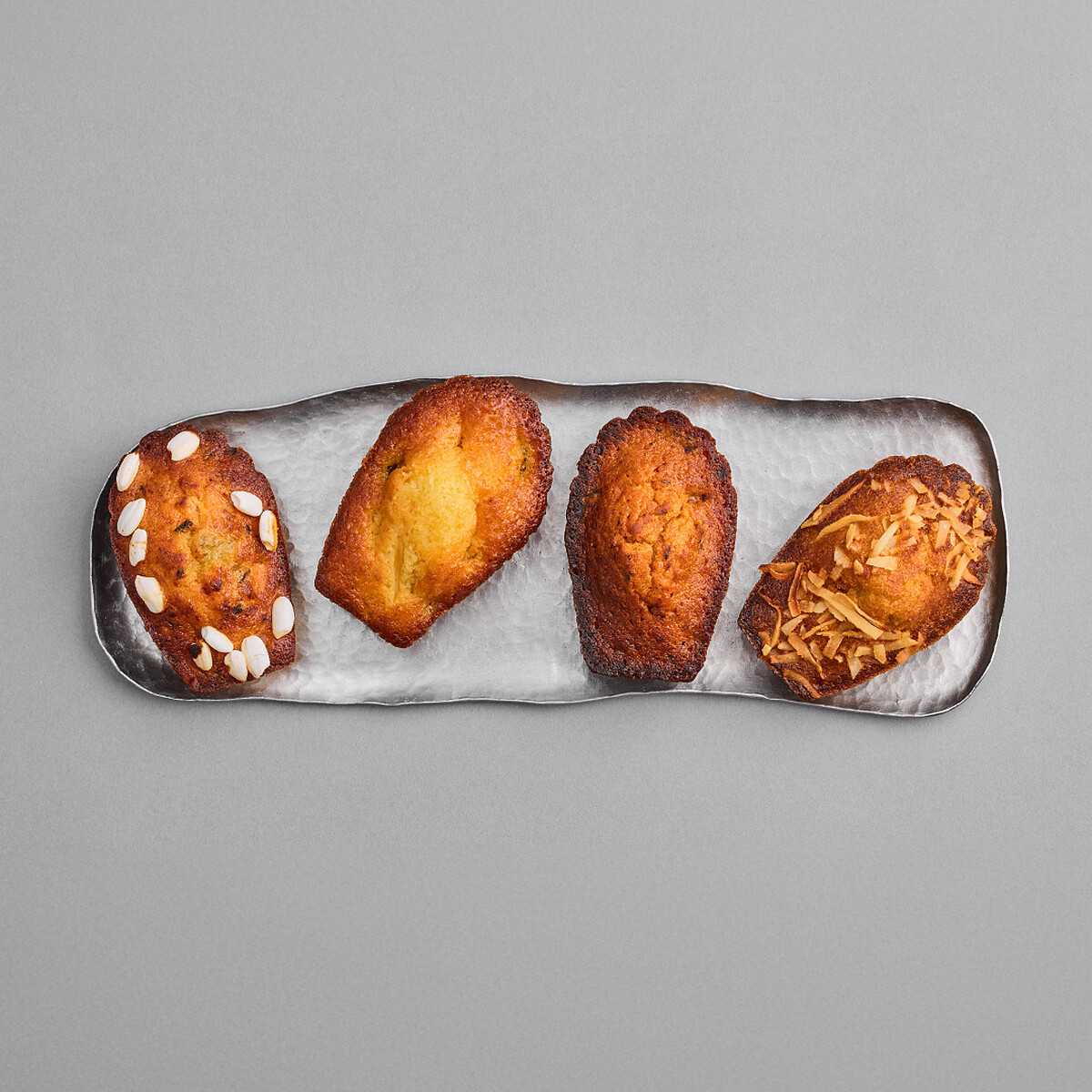 日本朝食、清粥小菜、西班牙紅椒香腸、綠咖喱，展現獨特甜點美學及甜鹹味的完美平衡。