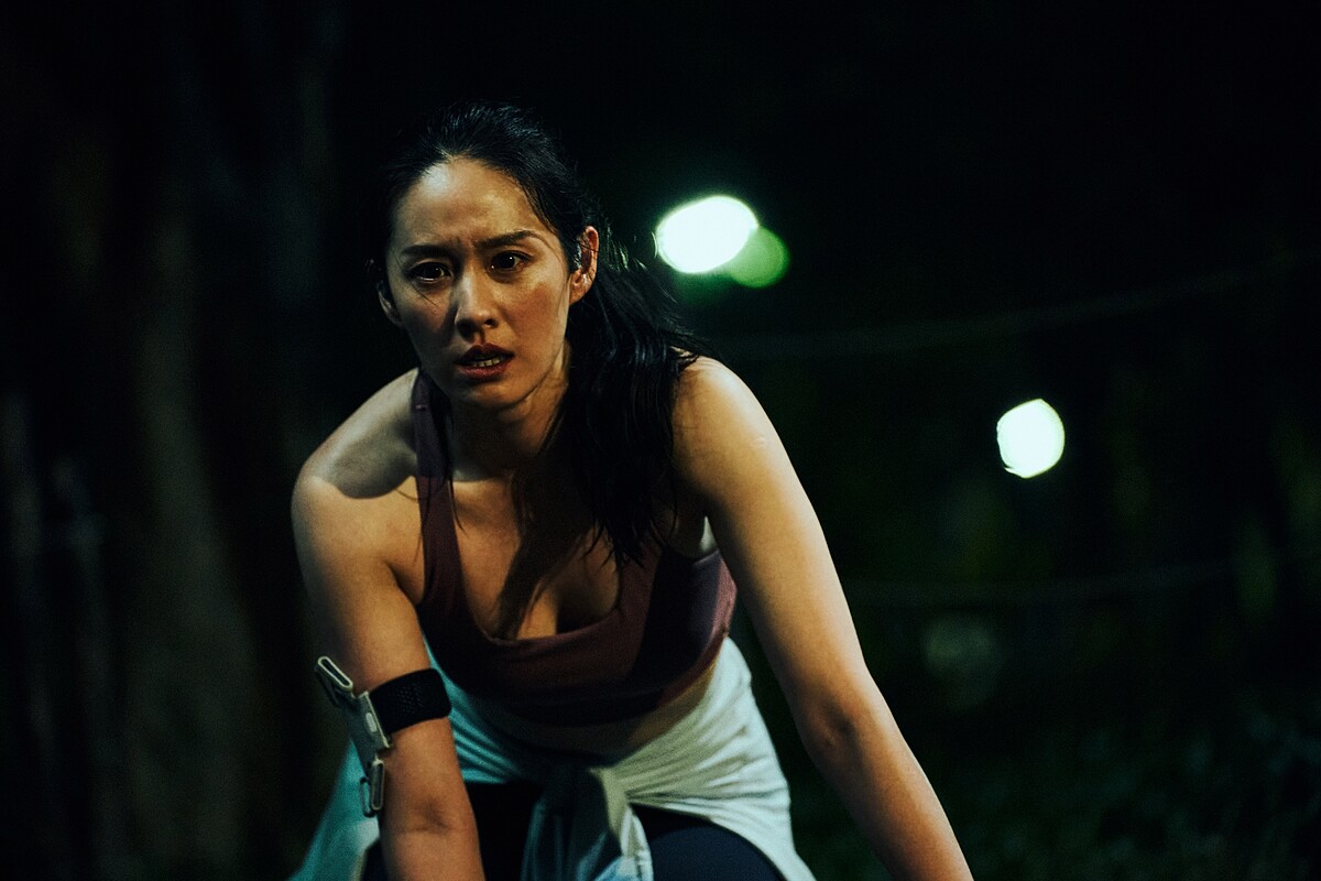 《都市懼集》曾愷玄飾演夜跑女子