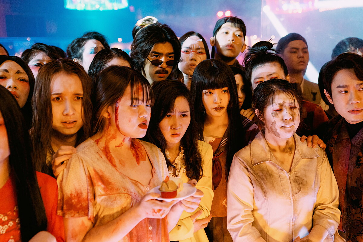 王淨（右三）笑稱自己在拍攝《鬼才之道》時所飾演的同學，心境上脆弱的那面猶如動畫電影《腦筋急轉彎》中的角色憂憂