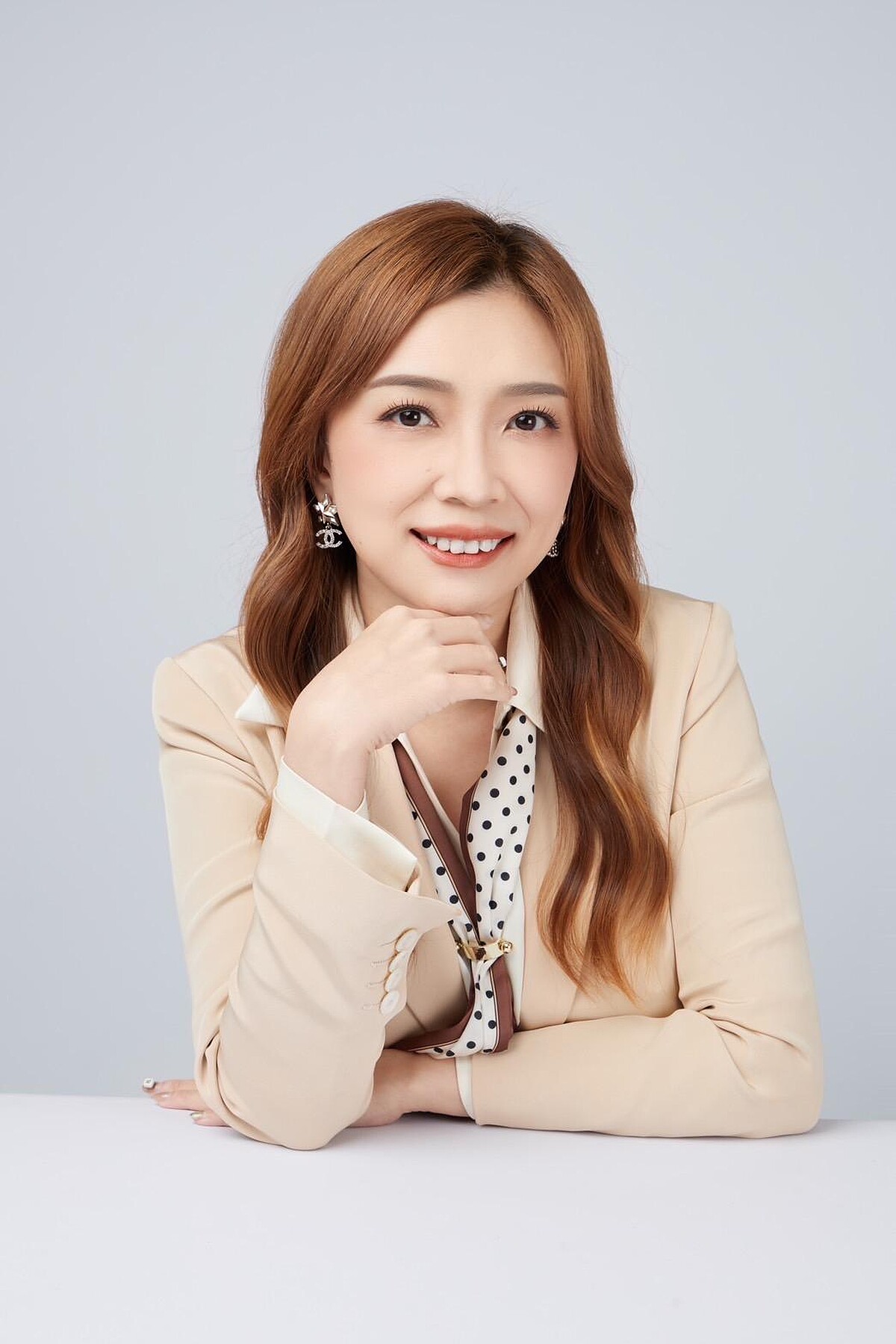 Sandy 作為資深的專業國際獵頭,在業界擁有超過 15 年的豐富經驗