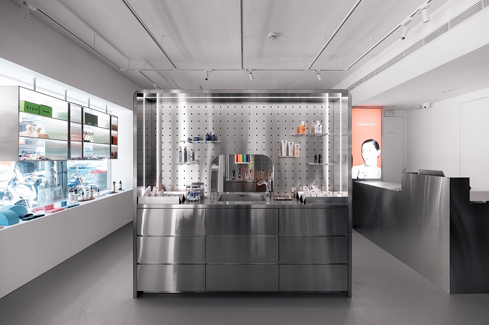 10X松菸概念店致力發掘香氛、美妝保養、藝術與生活美學領域當中，奮力擘畫未來輪廓的創新小眾品牌(圖片提供10X)。