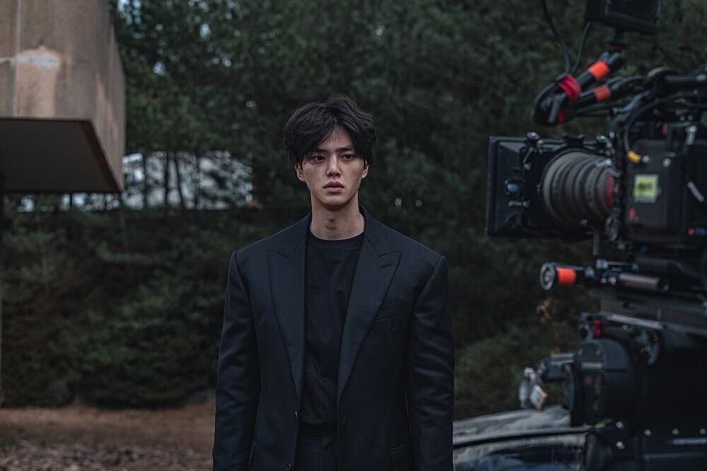 宋江飾演車賢秀。